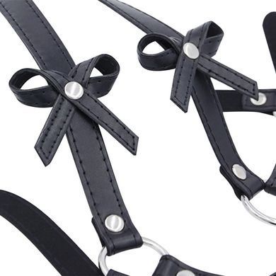 Эротическая портупея-подвязка с наручниками Black Desire Harness